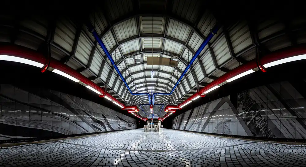 Vollrath, Jörg: ... stazione della metro