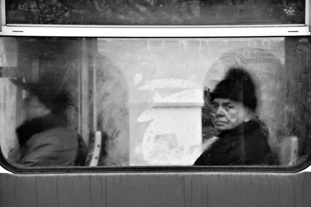Gabor, Nicoleta: november passengers