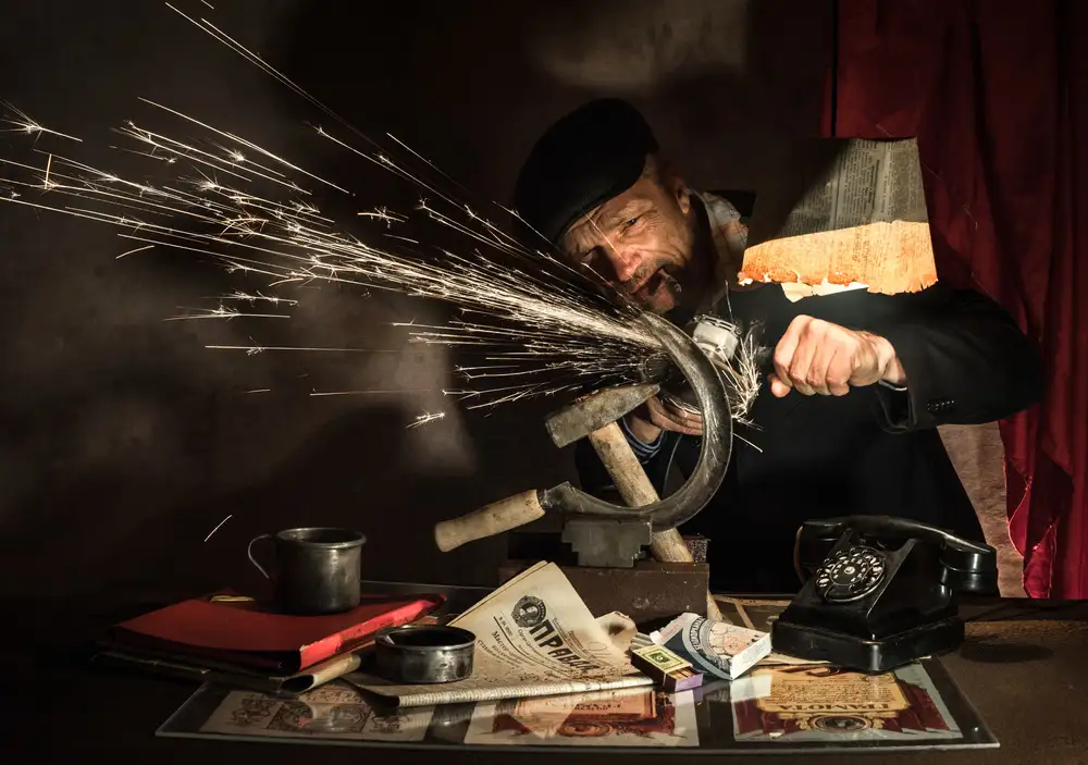 Cherkasov, Viktor: Grinder