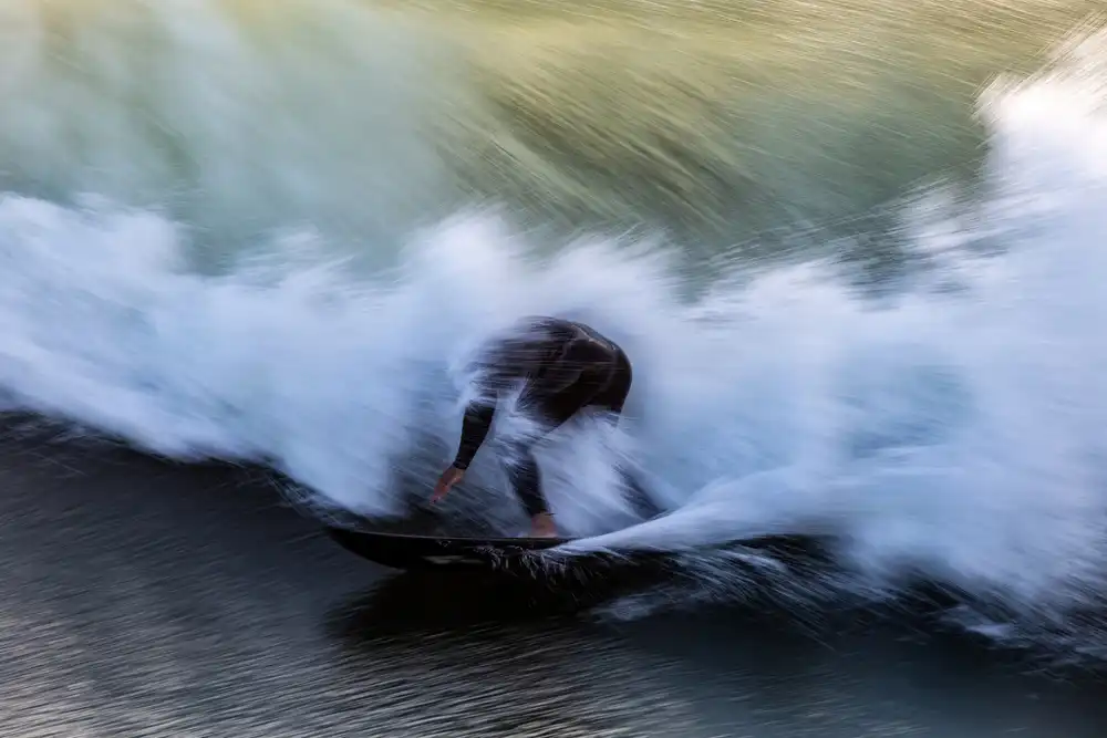 Latta, Della Massimo: In the wave
