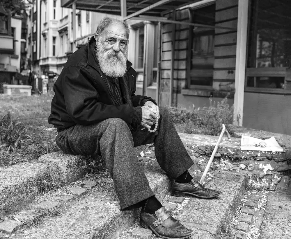 Kızıltug, Ates Ömer: Sin nombre
