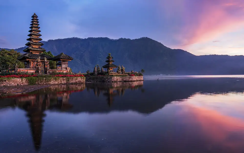 Wrobel, Karsten: temple dawn