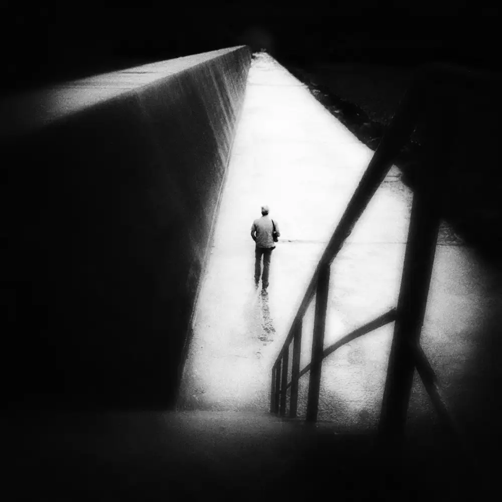 Tänzer, Ina: coming from the dark