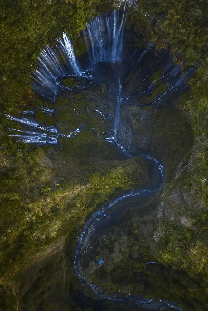Tianqi: Vertical waterfall