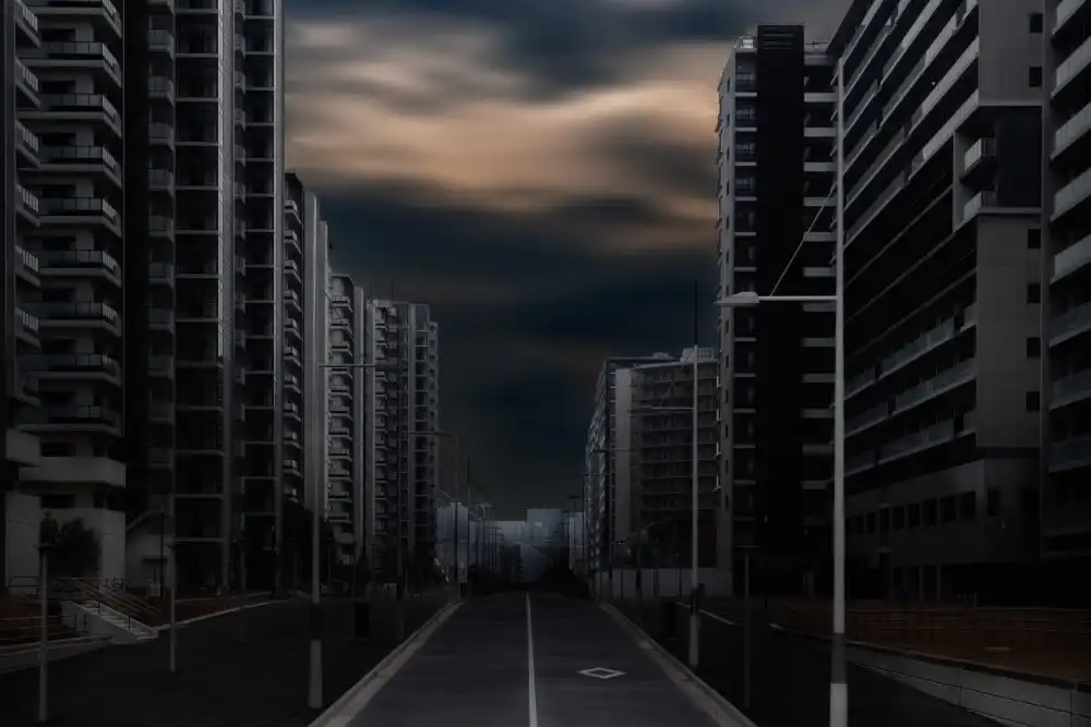 T, Amatou: ghost town