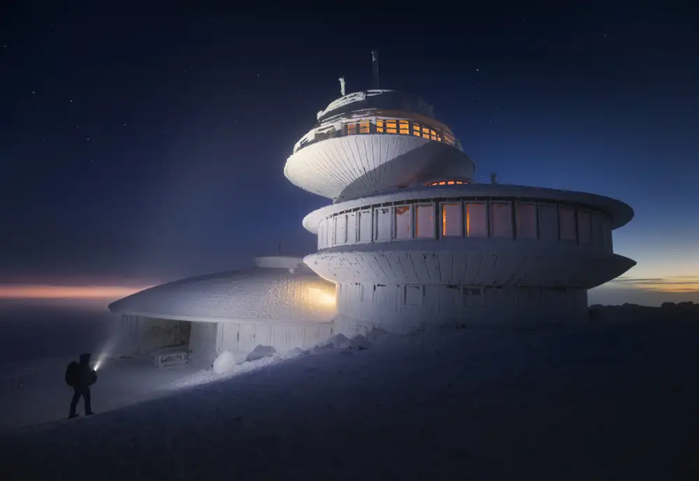 Nienartowicz, Karol: Winter in Space Station
