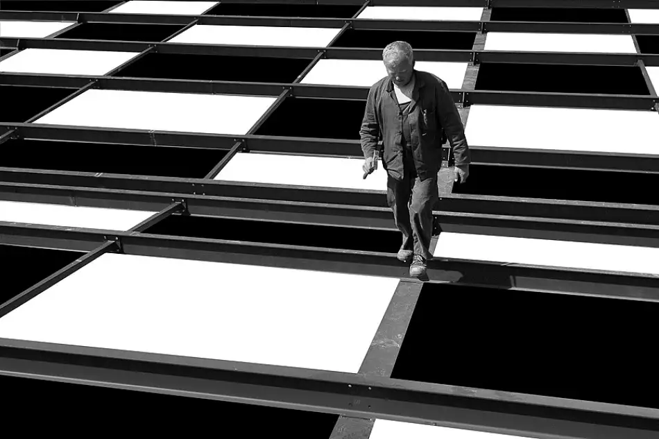 Kravanja, Jure: Black and white
