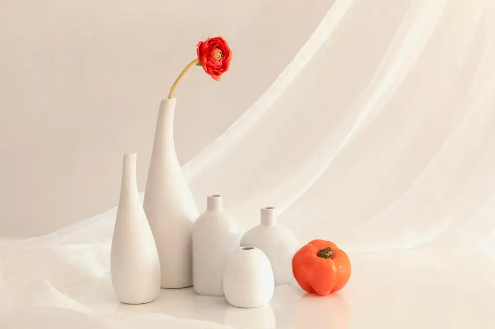 Xu, Wendy: Ranunculus flower and pepper