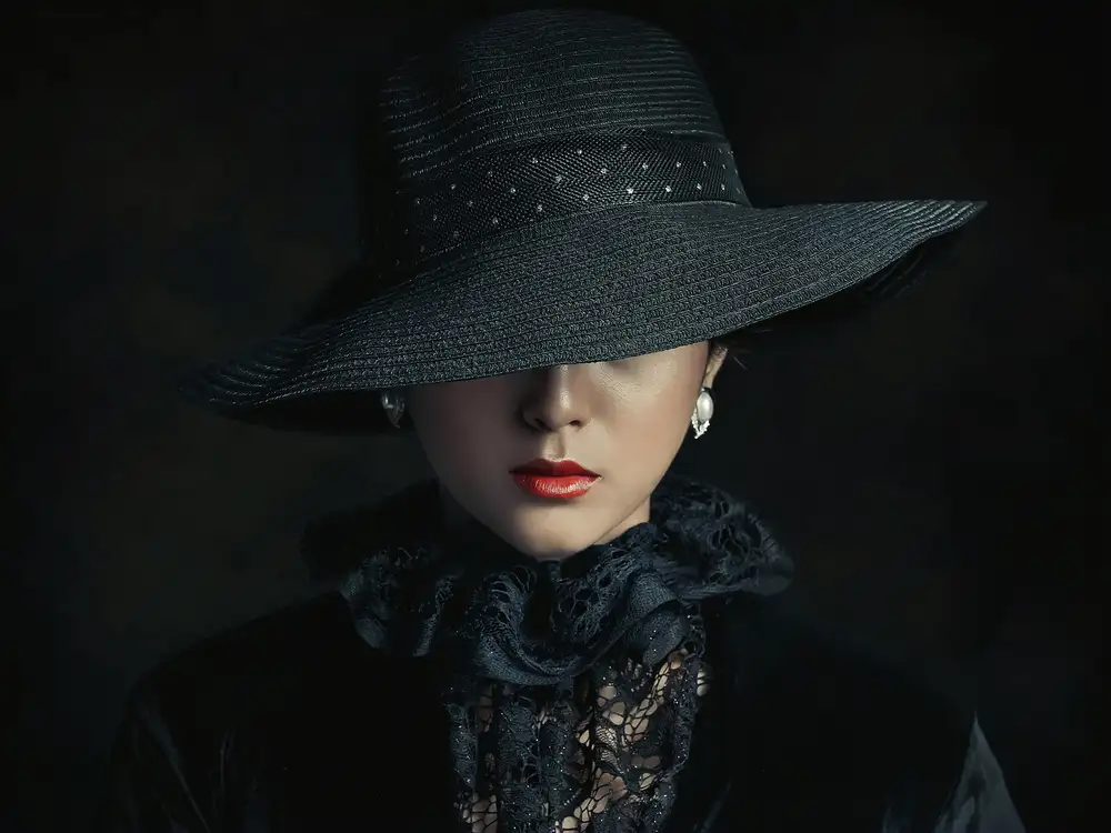 Hanif, Ryanwar: Chapeau noir