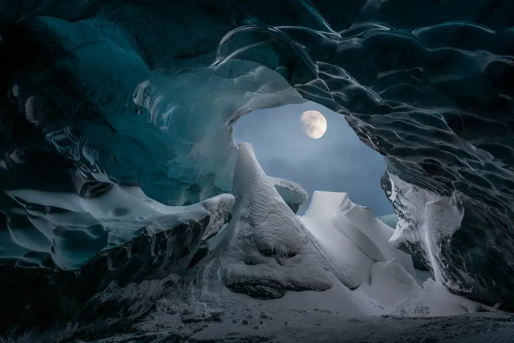 Castan, Martin David: Ice cave