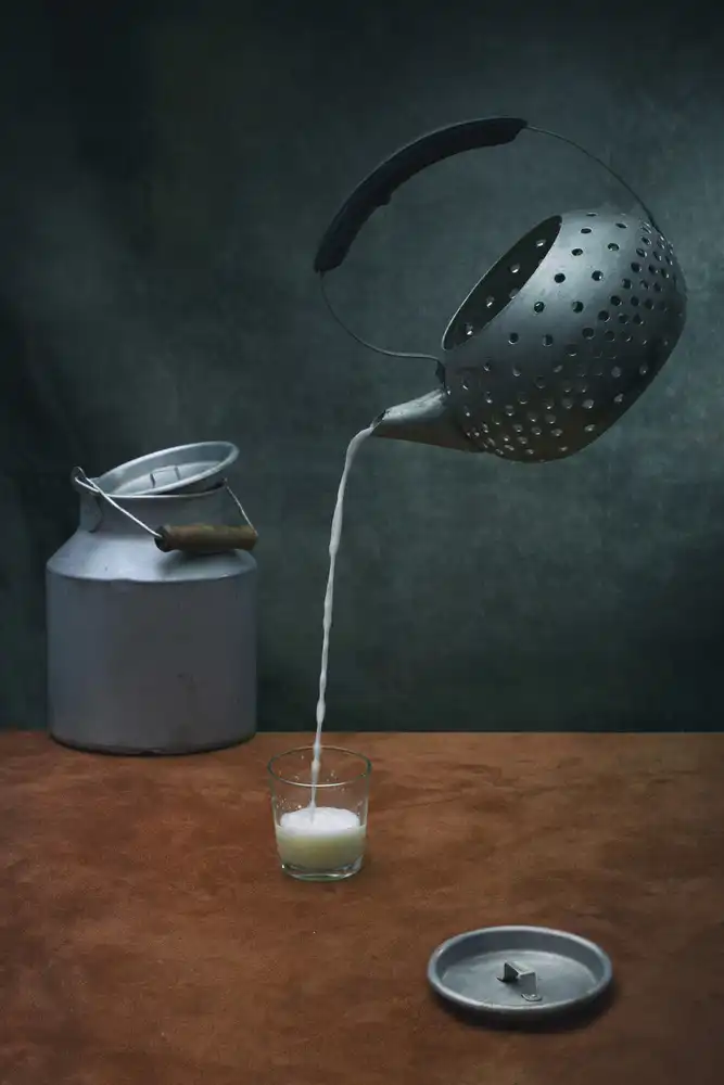 Barkow, Brig: Teapot of milk