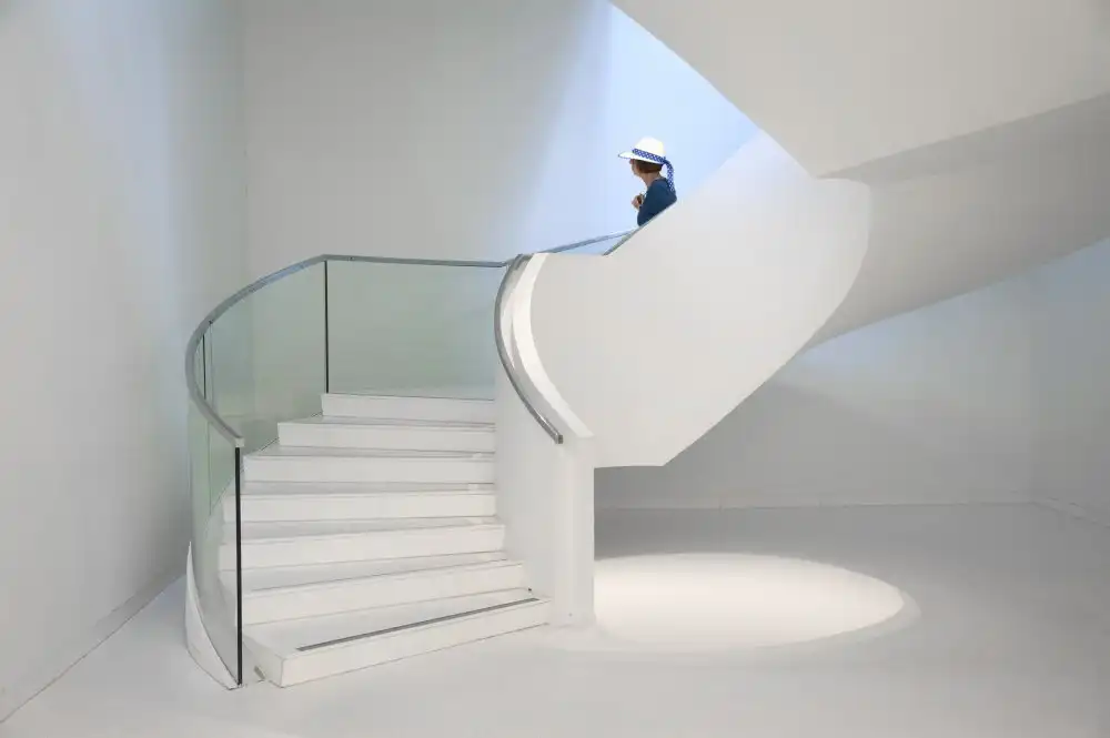 Jong, de Franke: On stairs
