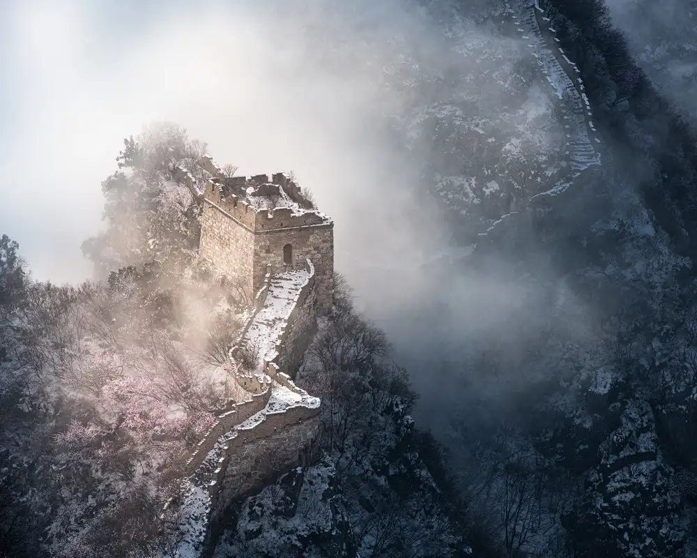 Simoon: Pfirsichblütenschnee der Chinesischen Mauer