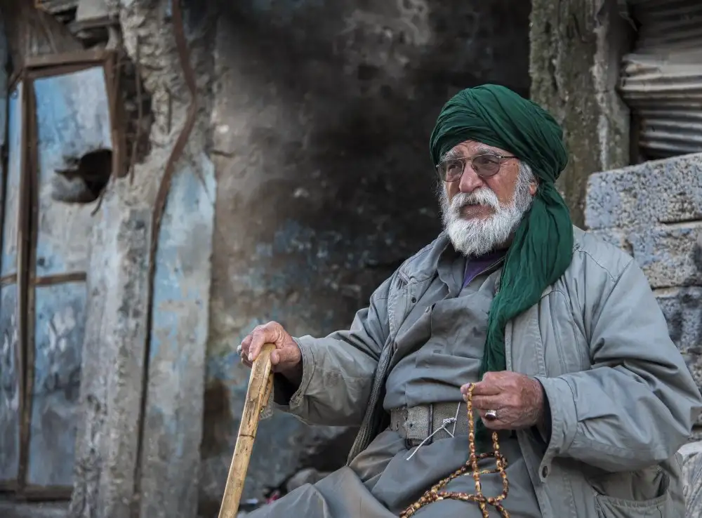 Alibaroodi: Old Man