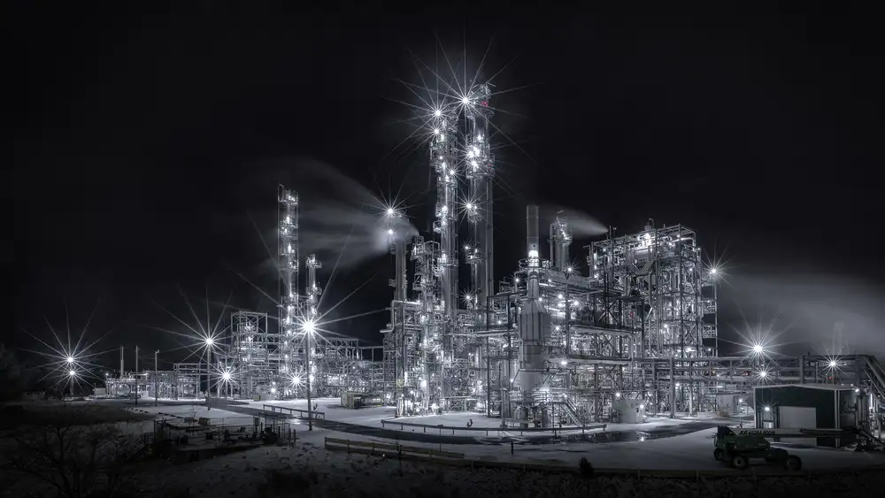 Zhu, Hua: A chemical plant