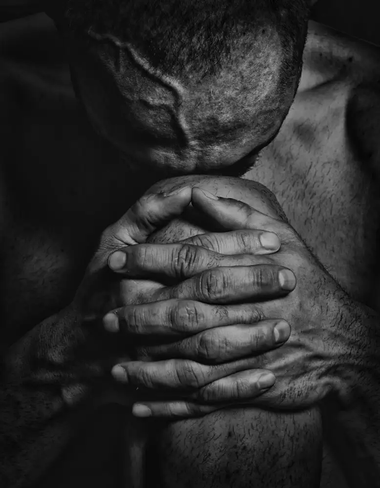 Haghi, Babak: body consternation