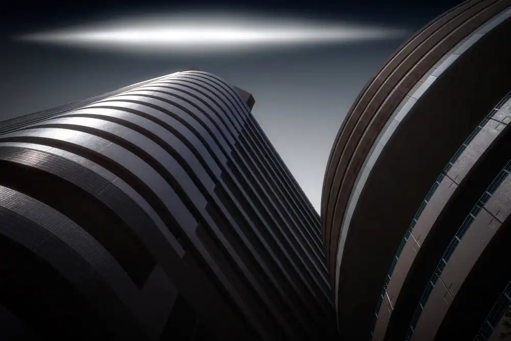 T, Amatou: Skyline