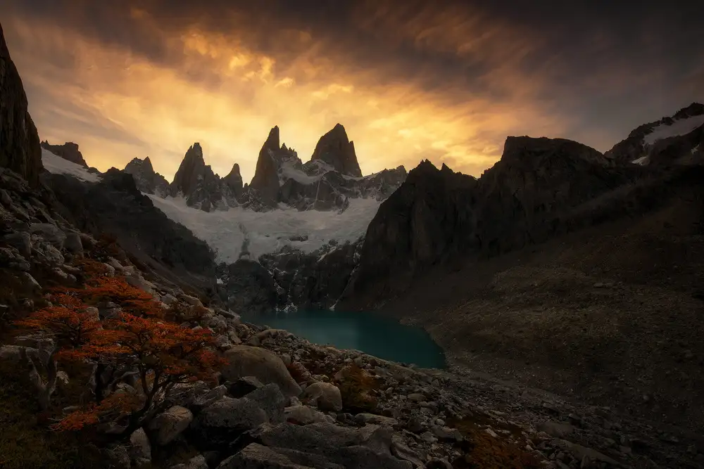 Zhang, Yan: Patagonia Mountain Light