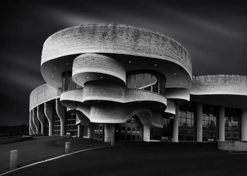 Luo, Louie: Museo