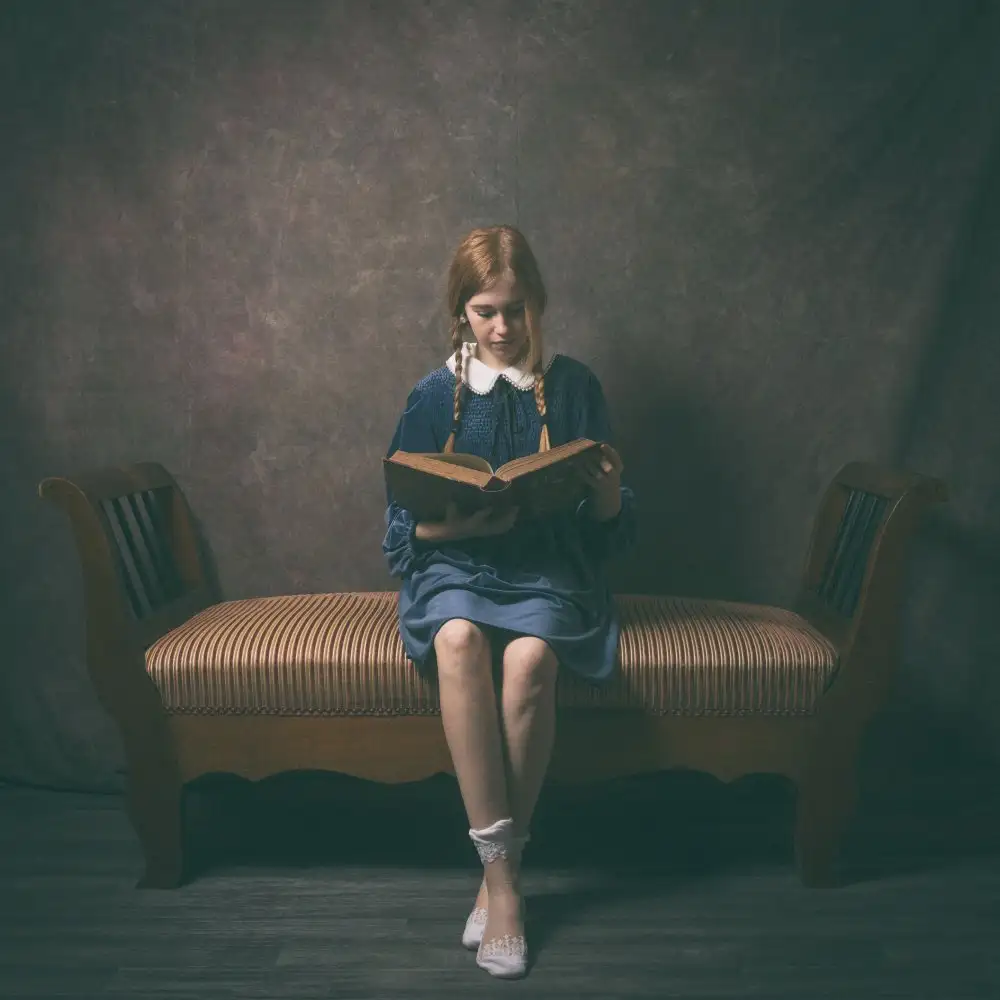 Franke, Ruth: the reader in blue dress