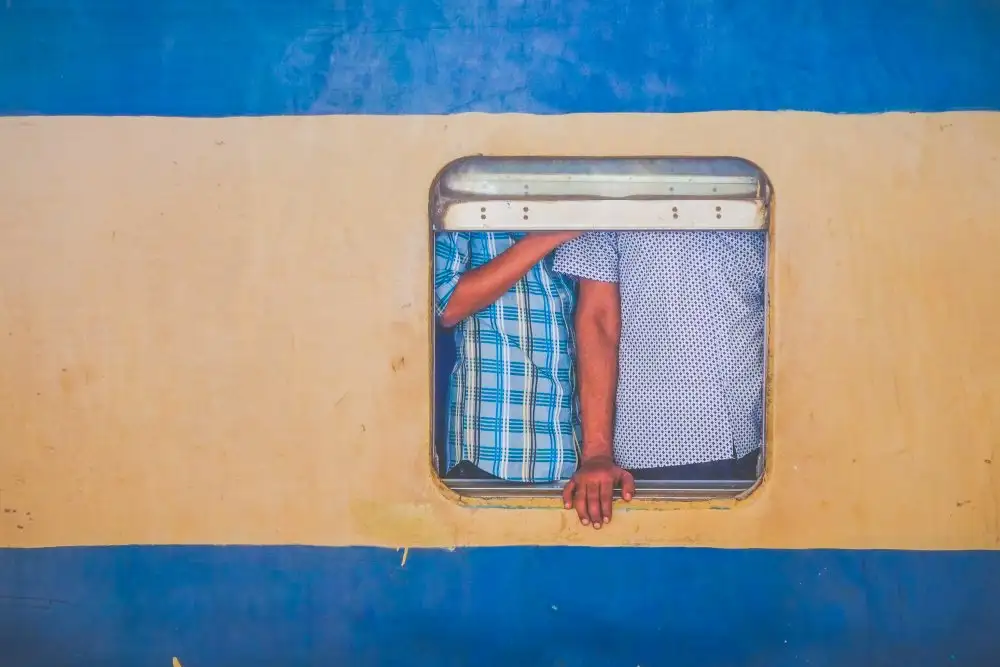 Hossain, Sifat: Mains de fenêtre