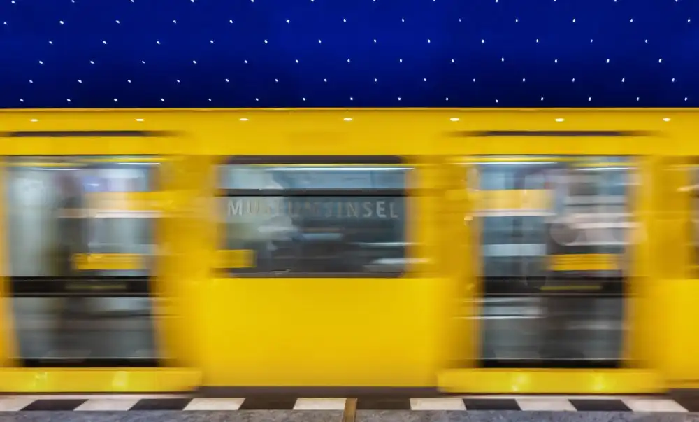 Rückert, Stephan: Bahnhof MUSEUMSINSEL