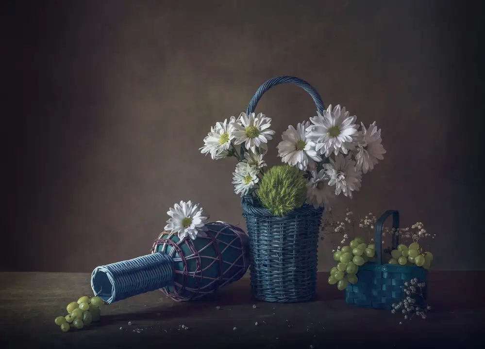 May, G.: Kamille und Trauben