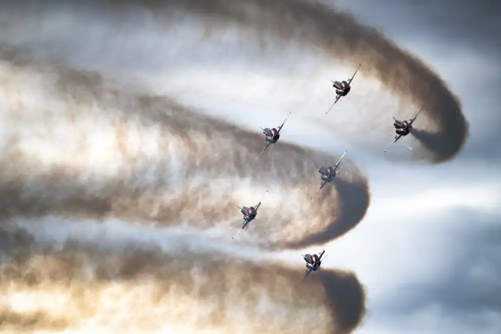 Wrobel, Piotr: Sky trails