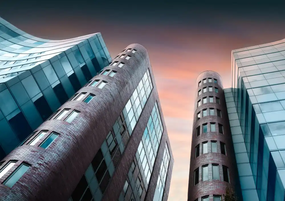 Catherine, W.: Office Building