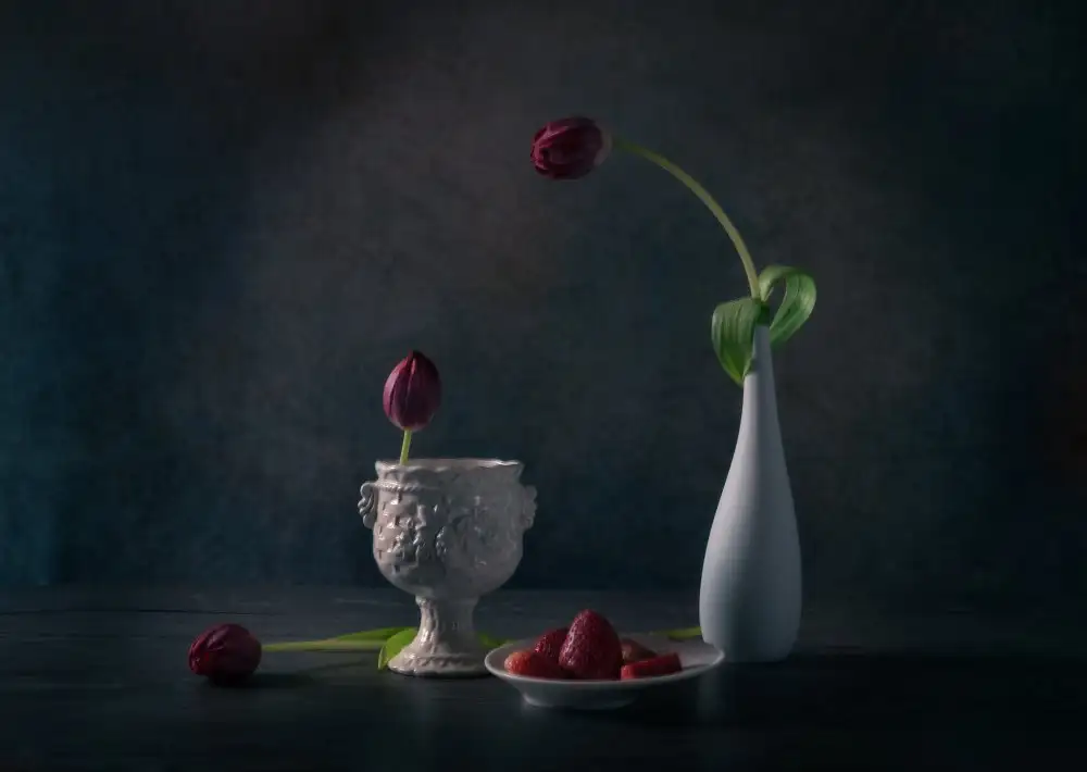 Wei, Rong: Strawberries and Tulips