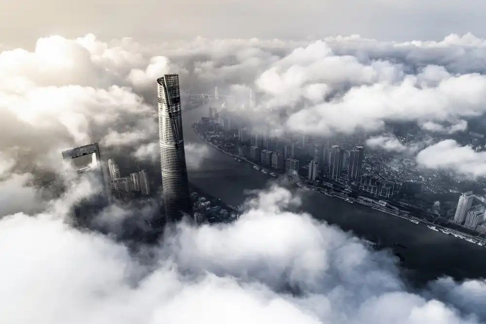 Shen, Ran: Shanghai in the Clouds