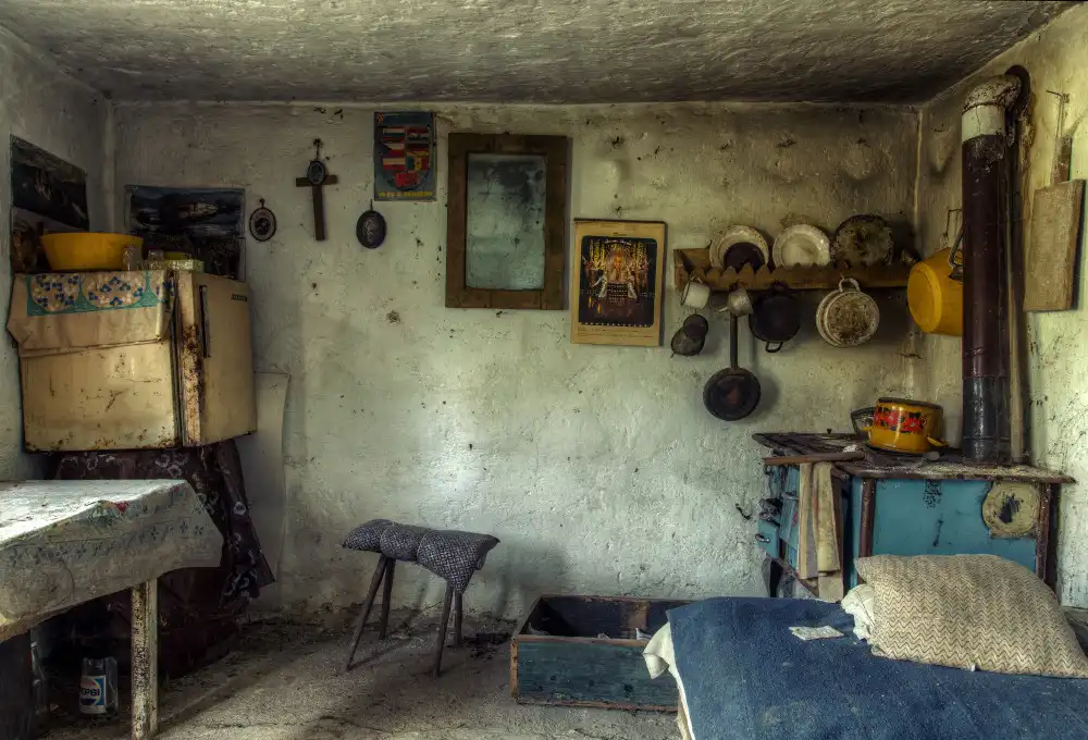 Szabolcs, Hober: Old cellar