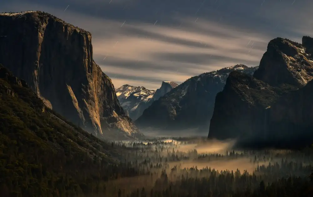 Lin, Ning: Tunnel View at Night