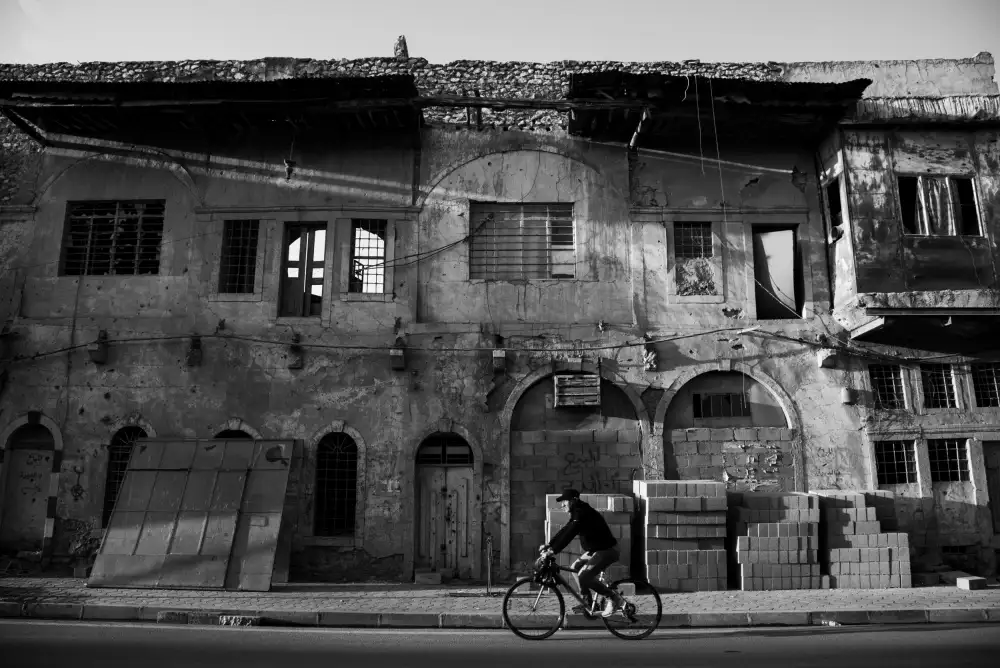 Alibaroodi: Old Wall