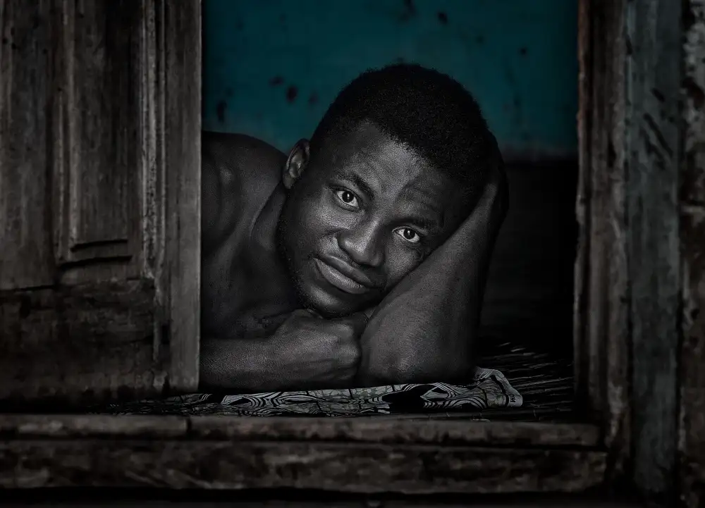 Garmendia, Inazio Joxe: Man in his home - Ghana