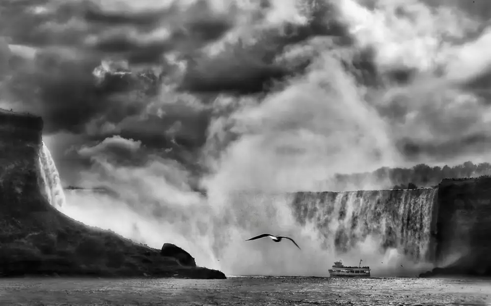 Yvette,,,, Depaepe,,,,: The Maid of the Mist