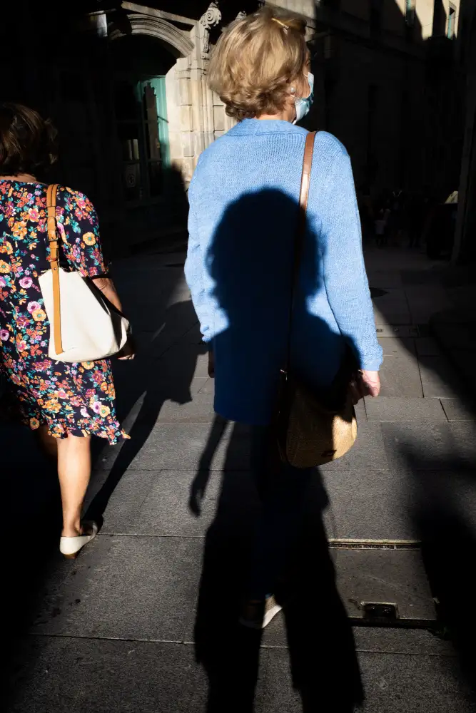 Abreu, Pablo: The shadow behind her