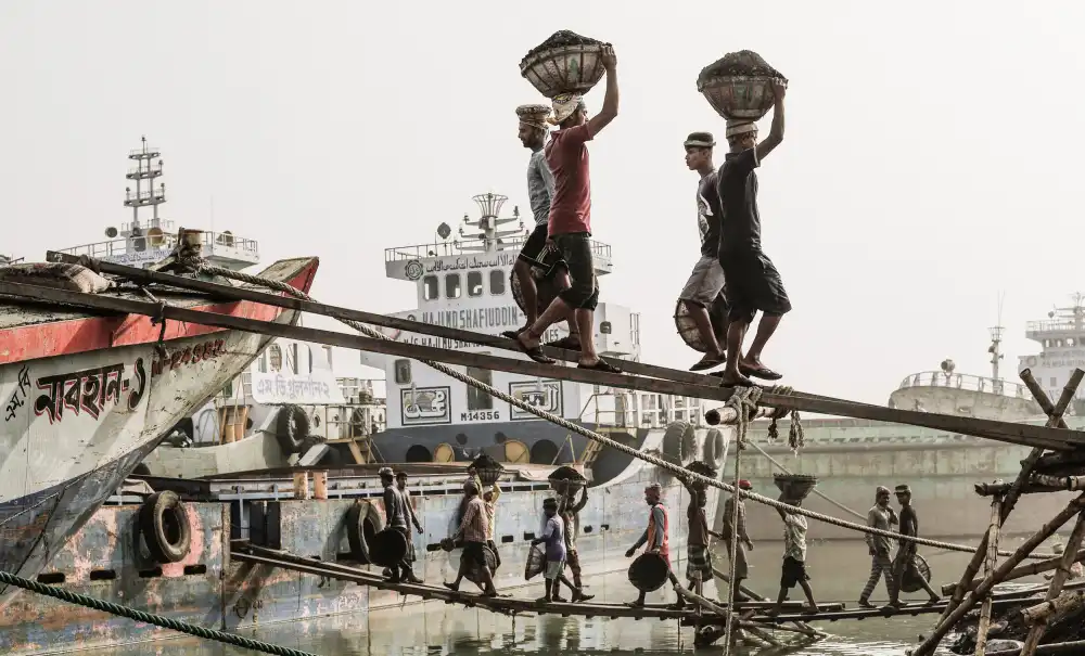 Kucharova, Radana: Daily labour in the port 2