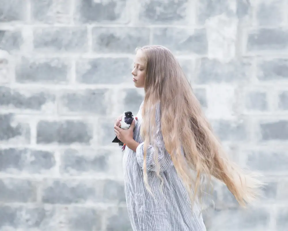 Masarz, Małgorzata: Anna mit einer Taube