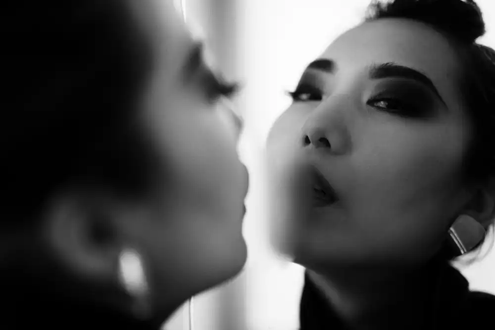 Fukuda, Hiro: say breathily