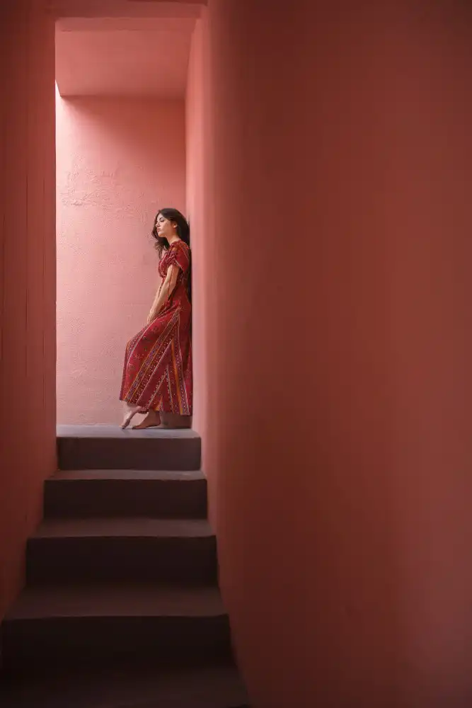 Bardají, L. Rafael: All in red