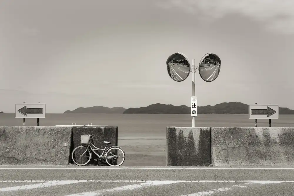 Isotani, Sunao: Seaside Objects_B&W