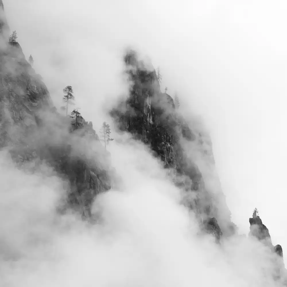 Chengming: Foggy Mountain