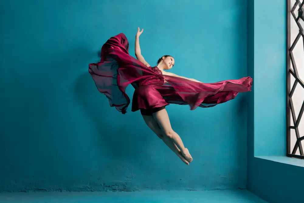 Suhardjo, Lisdiyanto: Ballerina on Red