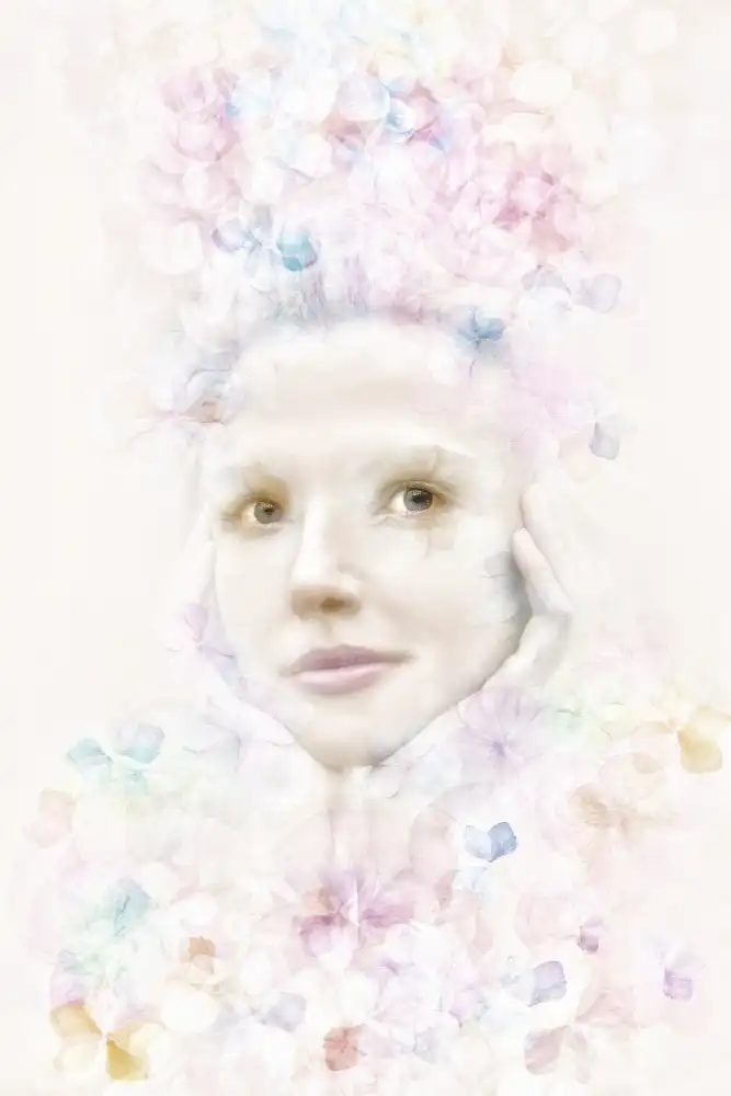 Shumilova, Ludmila: La femme aux hortensias - Woman with hydrangeas