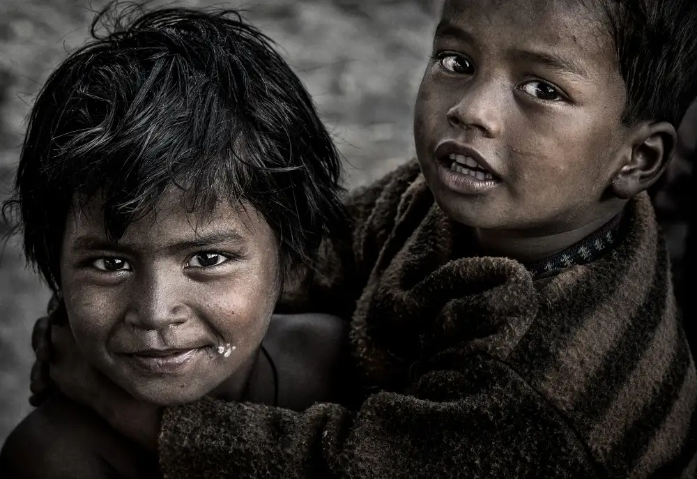 Garmendia, Inazio Joxe: Two children at the Kumbh Mela -Prayagraj - India