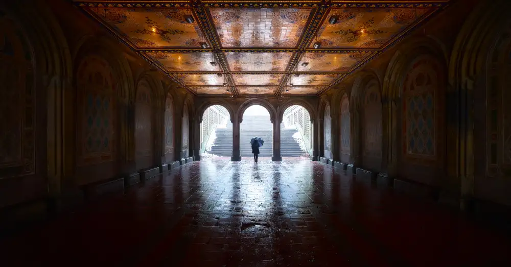 la, De Javier: The Passageway