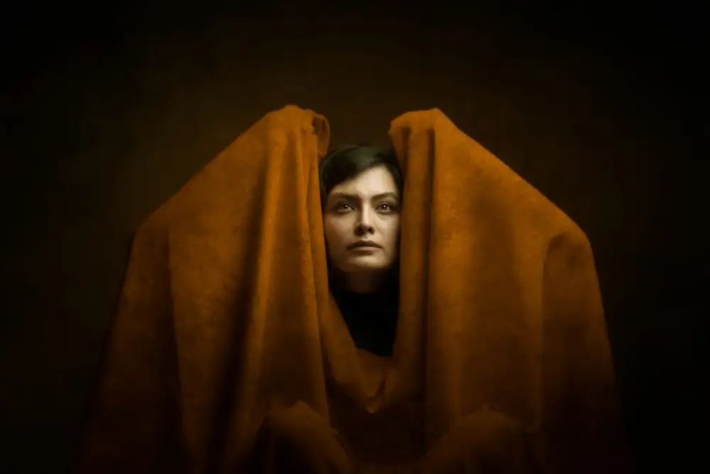Hasheminasab, Moein: Ragazza persiana