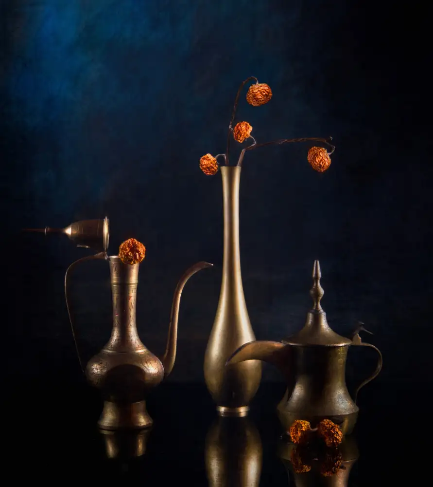 Catherine, W.: Bronze Vase