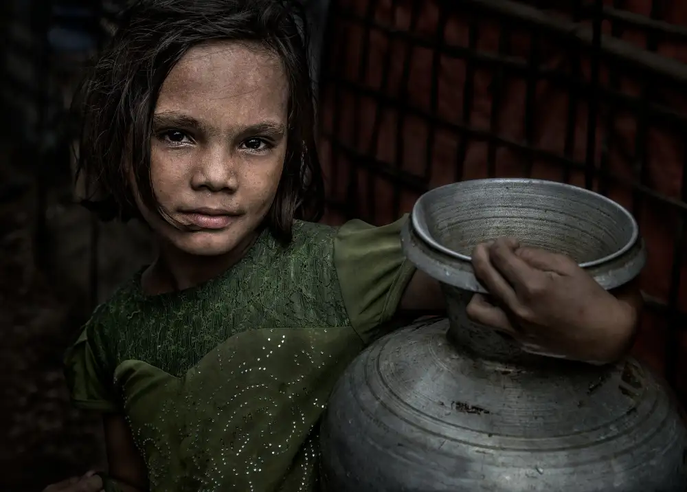 Garmendia, Inazio Joxe: Rohingská uprchlická dívka s džbánem vody -Bangladéš